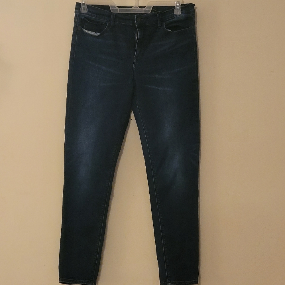 14 Lucky Brand Jeans